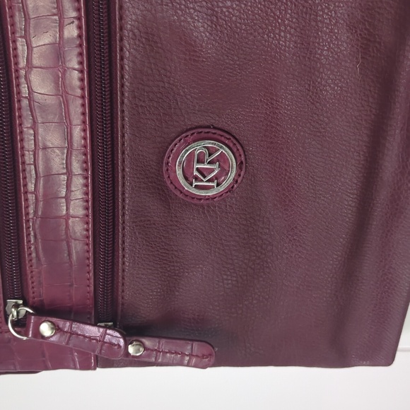 ♥️5/$25 Kim Rogers Maroon Multi Compartment Purse - Picture 3 of 7